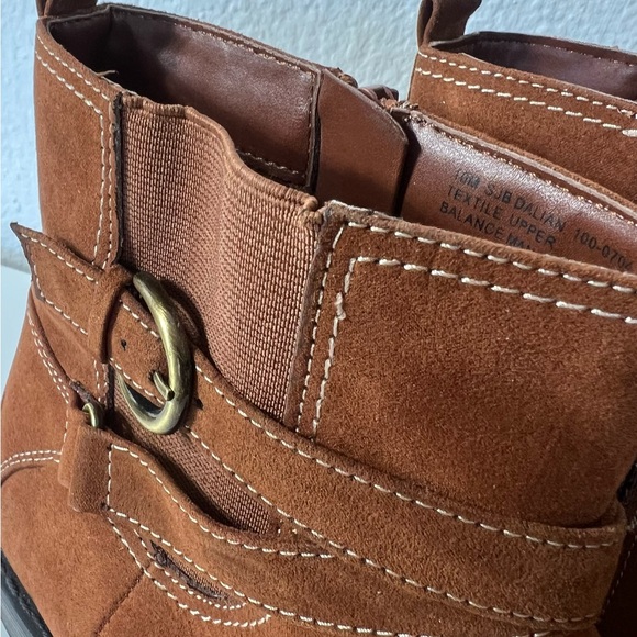 St. Johns Bay Womens Dalian Chelsea Ankle Boots Brown Low Heel Zip Size 10 Shoes - Picture 9 of 12